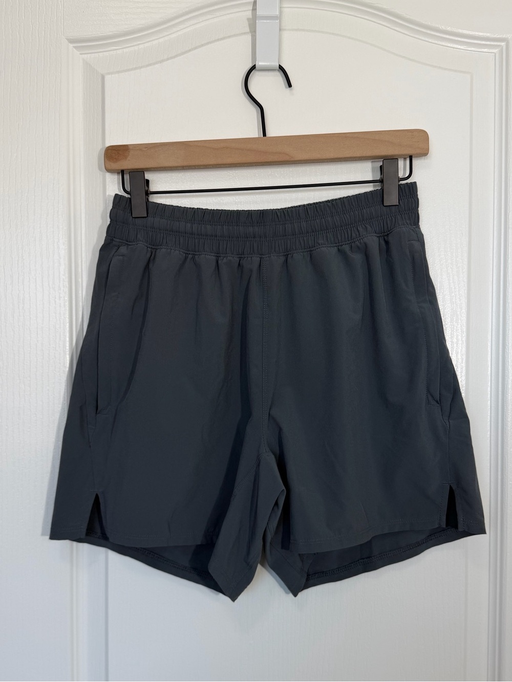 All In Motion Men’s Athletic Shorts Gray Small